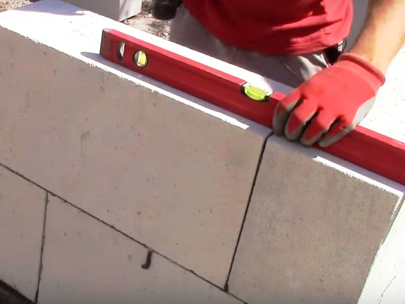 Кладка стен и перегородок из газоблока, пазогребневых плит и кирпича в Мурманске